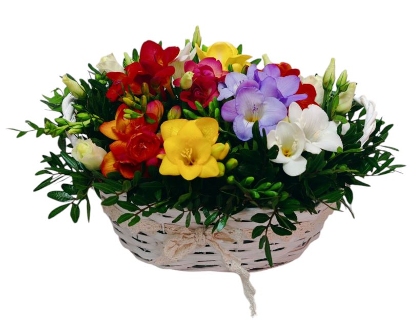 Coșul cu Frezii – Parfum și Gingășie - imagine 2