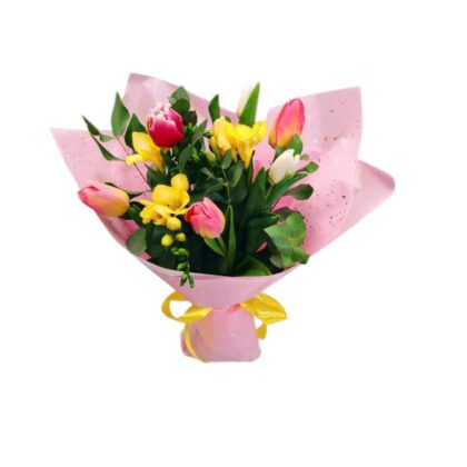 Buchet de primăvară cu lalele și frezii