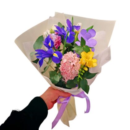 Buchet minimalist elegant cu iriși