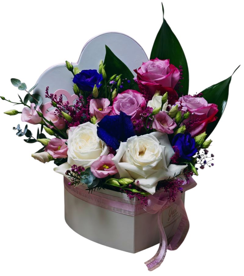 Cutie inimă cu trandafiri si lisianthus