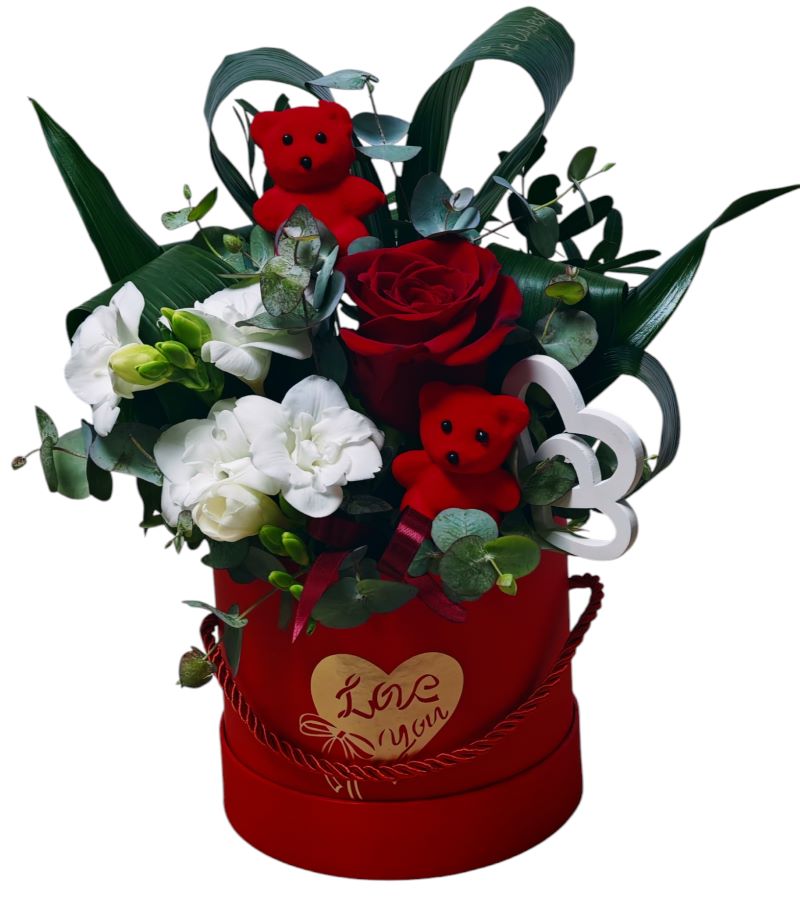 Cutie cu flori, ursuleți și inimi