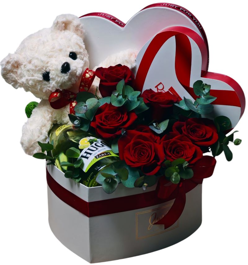 Inimă cu flori, ursuleț, șampanie și ciocolată