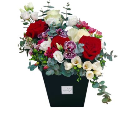 Aranjament Floral Rafinat cu Frezii