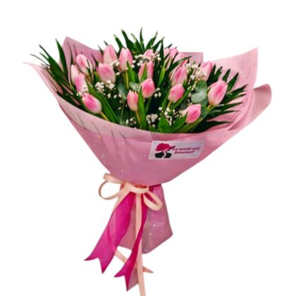 Buchet romantic cu lalele roz