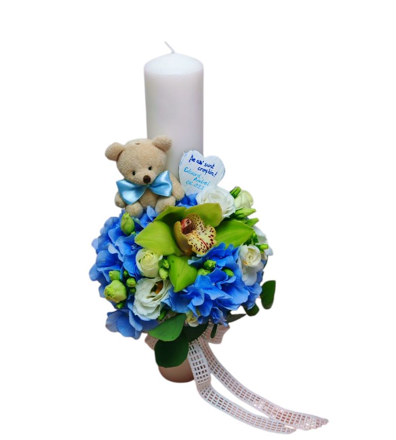 Lumânare botez cu aranjament floral și ursuleț