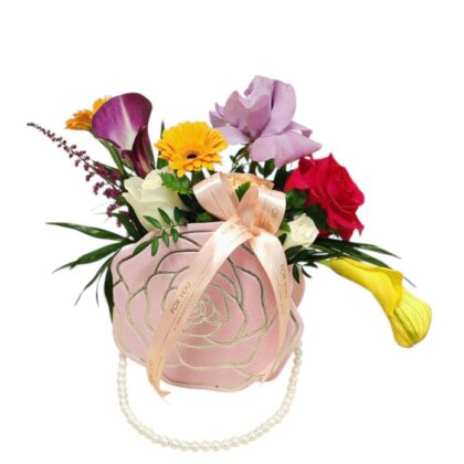 Gentuță florală cu trandafiri, cale și minigerbera