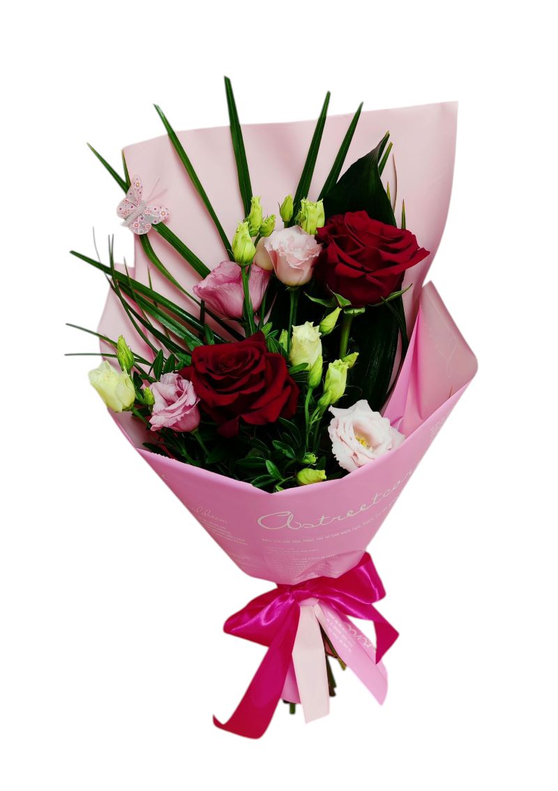 Buchet cu trandafiri si lisianthus