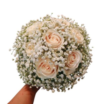 Buchet de mireasă cu gypsophila și trandafiri