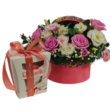 Cutie Roz cu Trandafiri și Raffaello