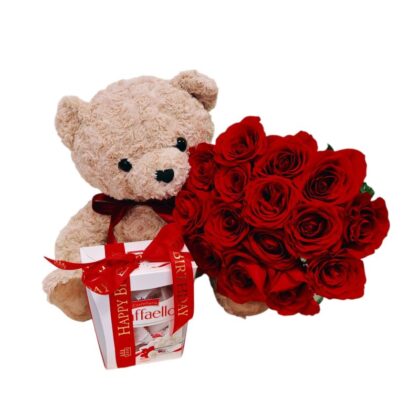 Buchet de Trandafiri, Ursuleț de Pluș și Praline