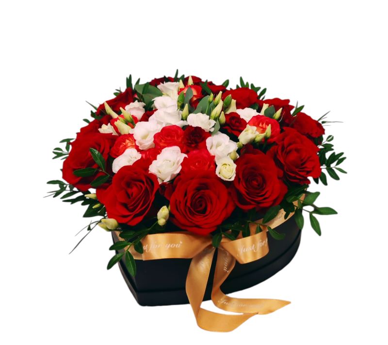 Aranjament Floral Romantic în Inimă