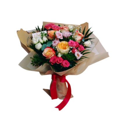 Rafinament Natural cu Trandafiri și Lisianthus